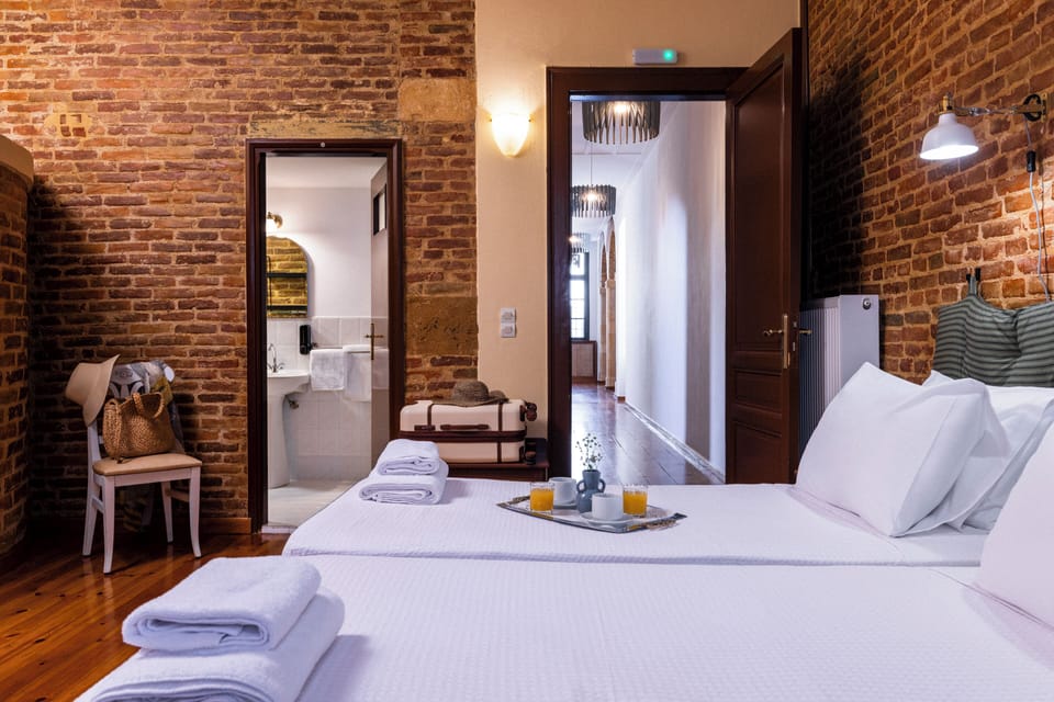 Standard Double or Twin Room, Courtyard View (Room 3 | Momentum) | In-room safe, desk, laptop workspace, iron/ironing board