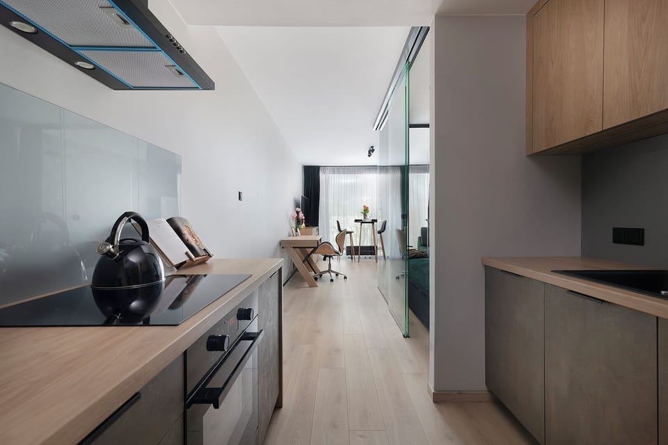 City Apartment, City View | Private kitchen | Electric kettle
