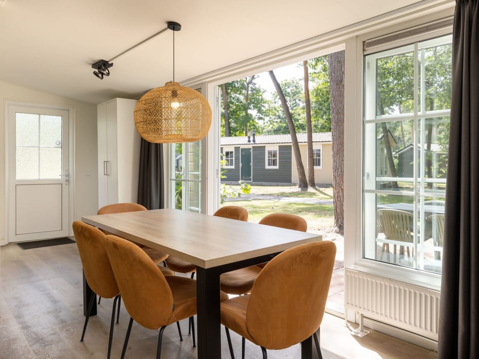 Chalet | Dining