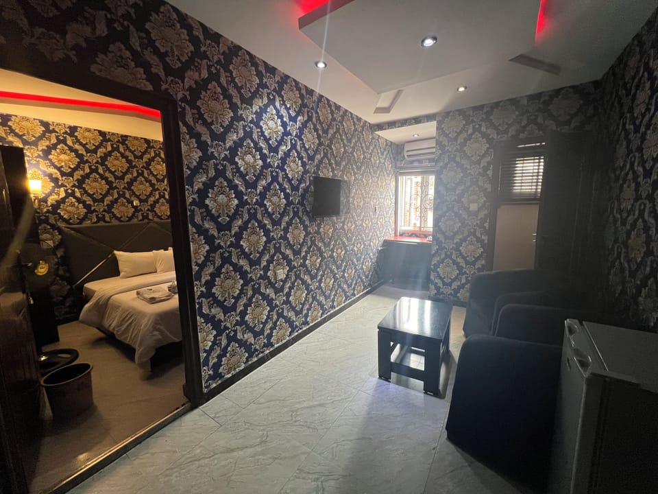 Executive Double Room | Desk, free WiFi