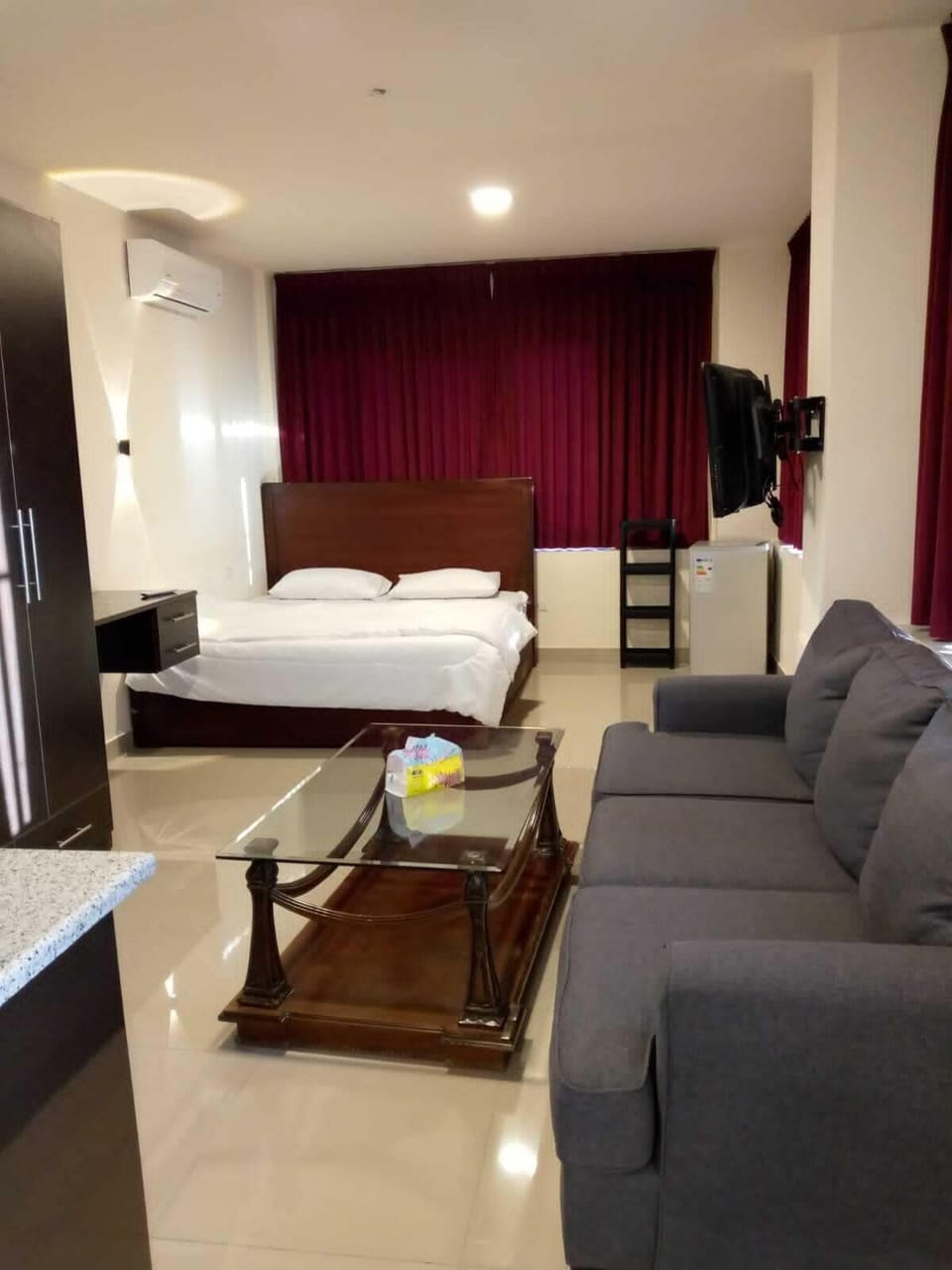 Studio Suite, City View | Desk, soundproofing, iron/ironing board, WiFi (free)