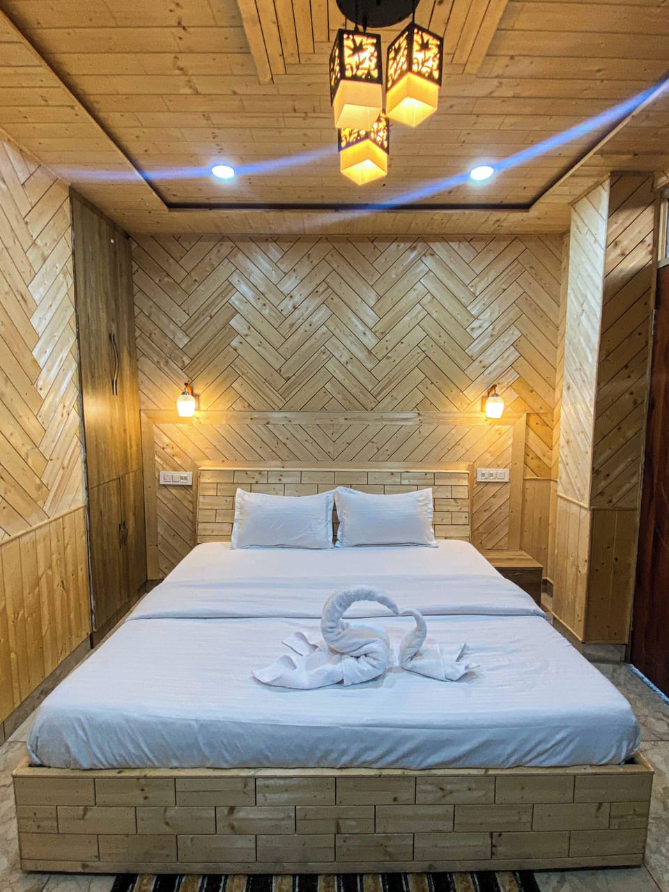 Deluxe Double Room, Balcony, Mountain View | Desk, laptop workspace, soundproofing, free WiFi