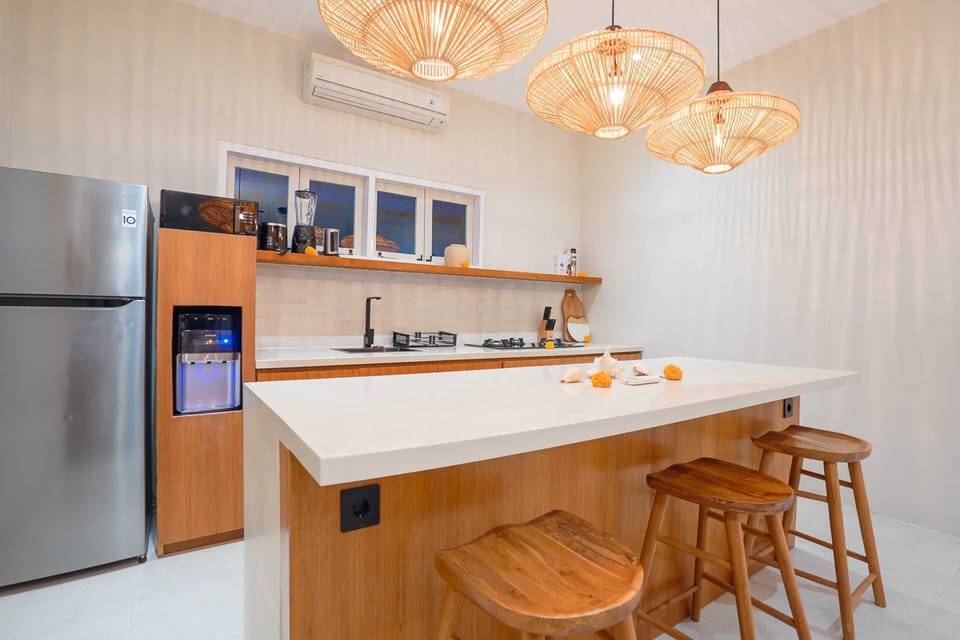Basic Villa | Private kitchen | Fridge, microwave, oven, stovetop
