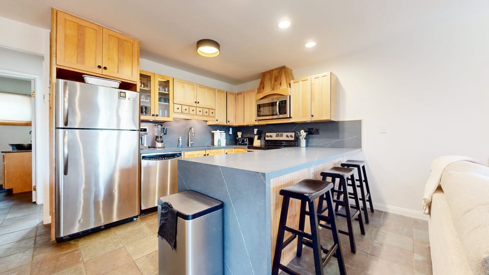 Condo, 3 Bedrooms | Private kitchen | Coffee/tea maker, fridge, oven, toaster