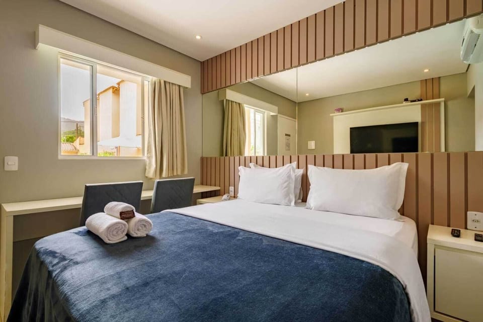 Comfort Suite, Private Bathroom | Desk, laptop workspace, free WiFi