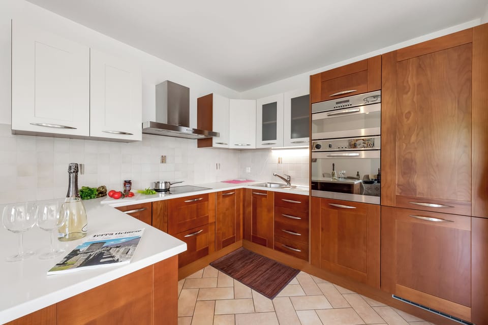 Standard Apartment, 2 Bedrooms, 2 Bathrooms (Vernate Lugano Lake Sweet View) | Private kitchen | Fridge, microwave, oven, stovetop