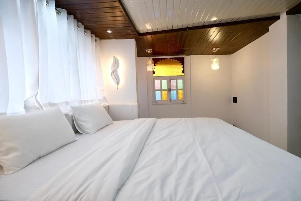 Deluxe Room | Free WiFi, bed sheets