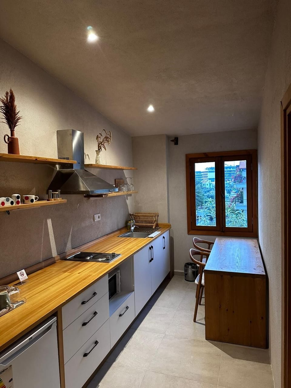 Superior Suite, Multiple Beds, Bathtub | Private kitchen