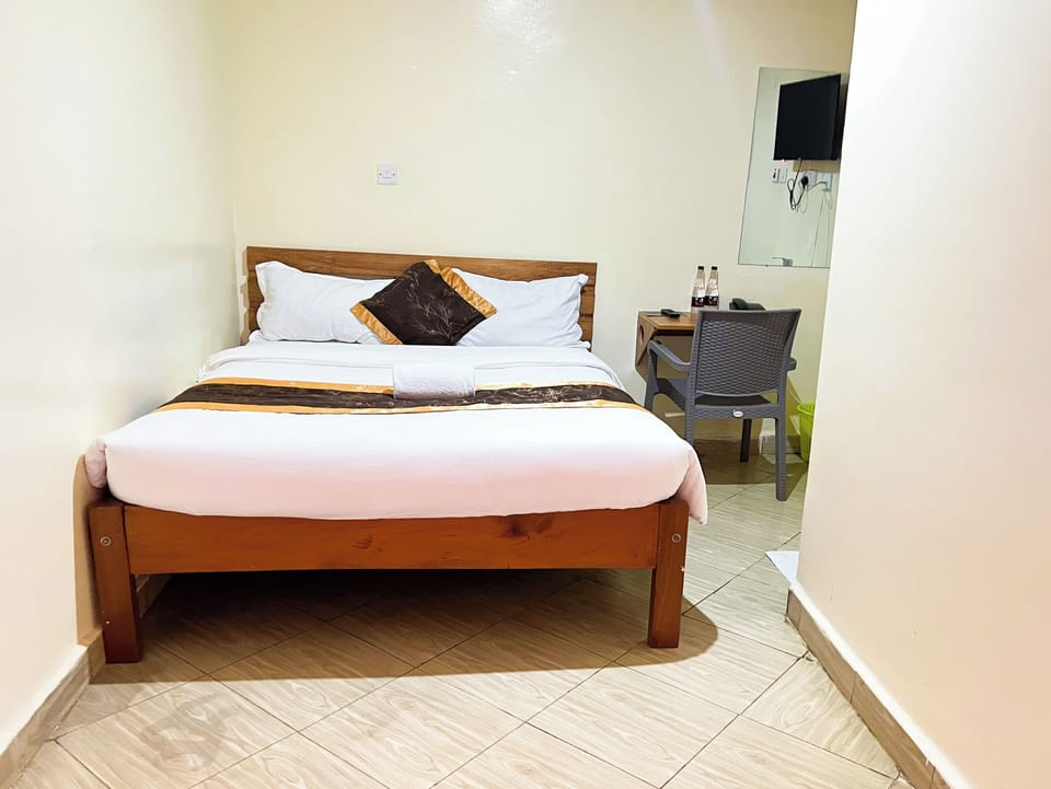 Desk, free WiFi, wheelchair access