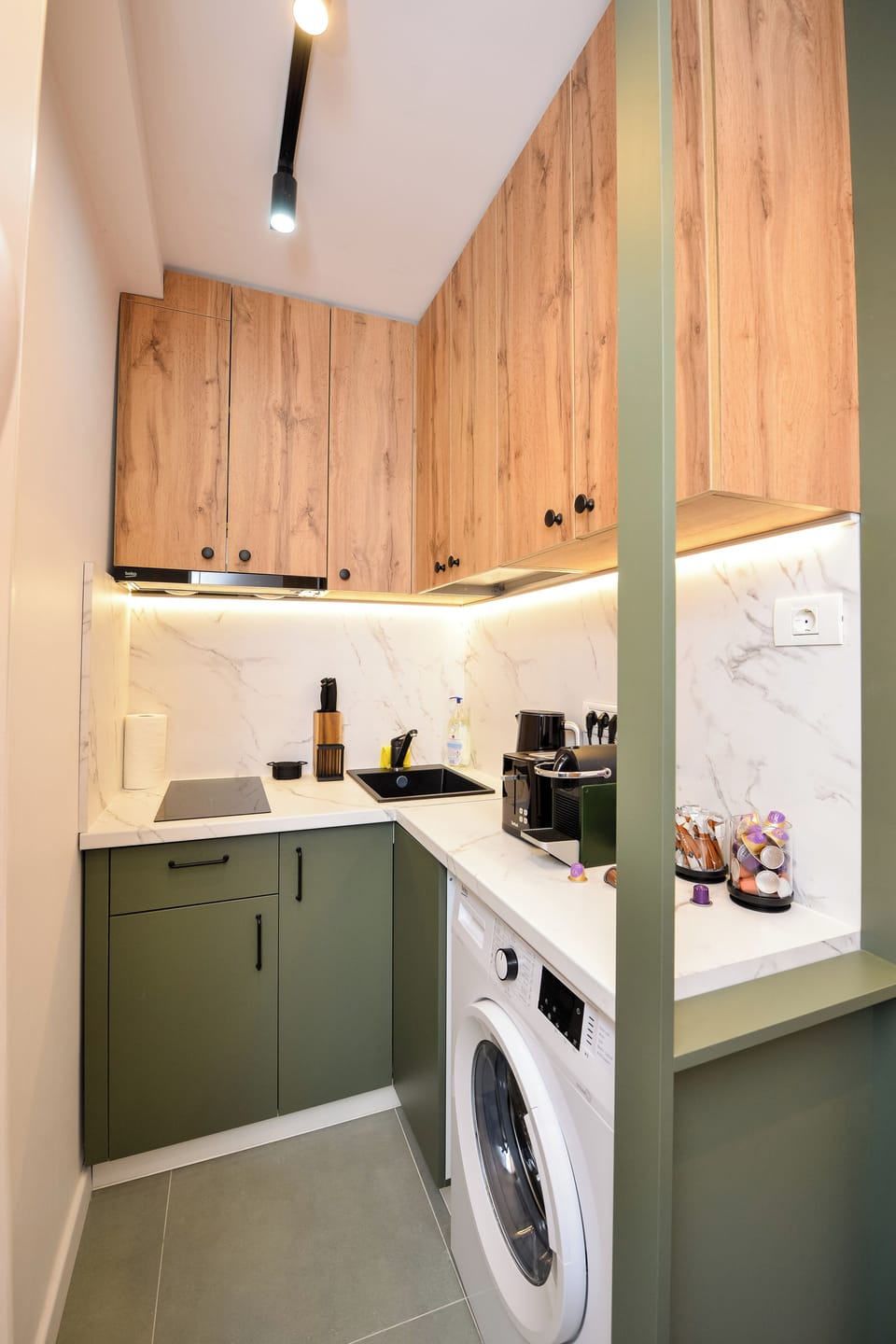 Studio, 1 Bedroom, City View | Interior