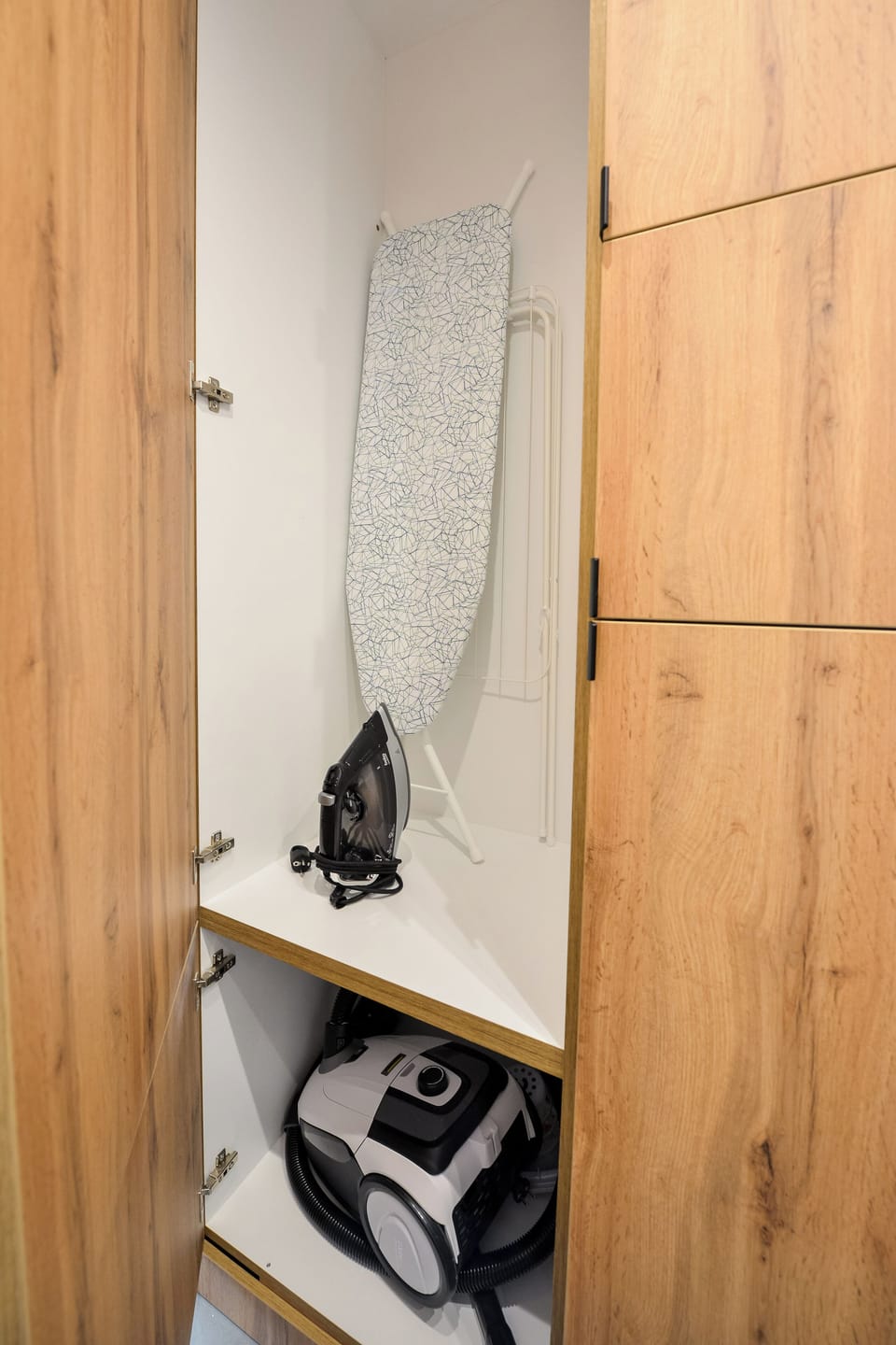Studio, 1 Bedroom, City View | Interior