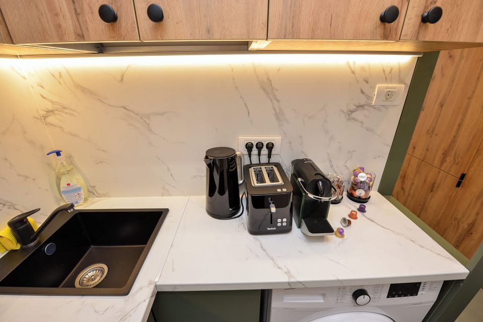 Studio, 1 Bedroom, City View | Interior