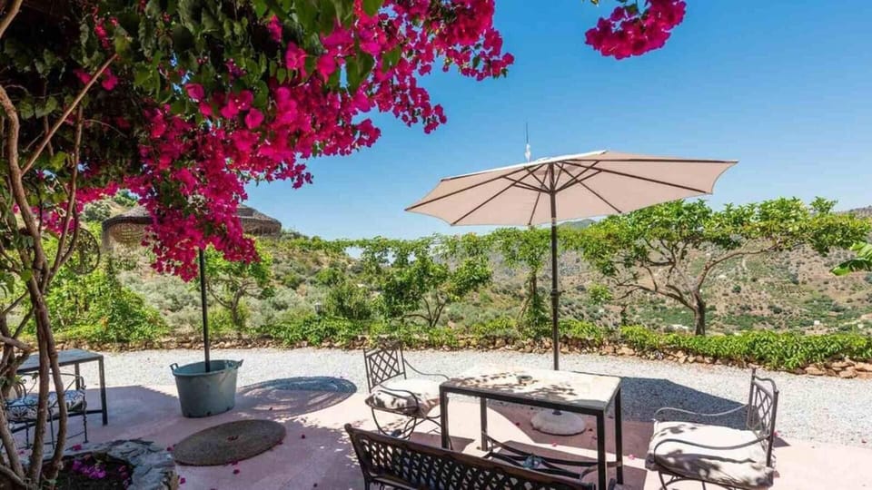Villa | Outdoor dining