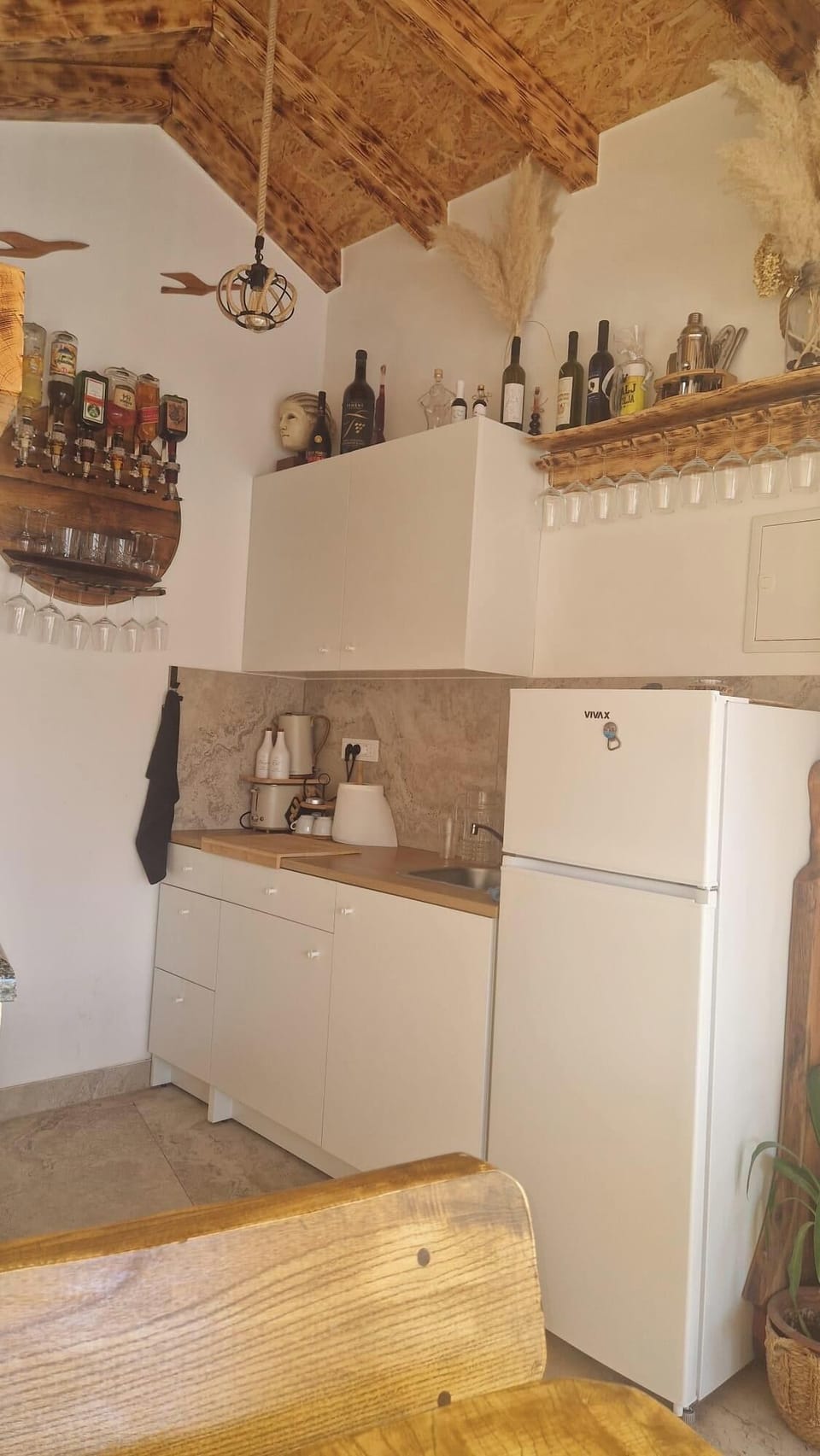 Apartment | Private kitchen | Fridge, microwave, oven, stovetop