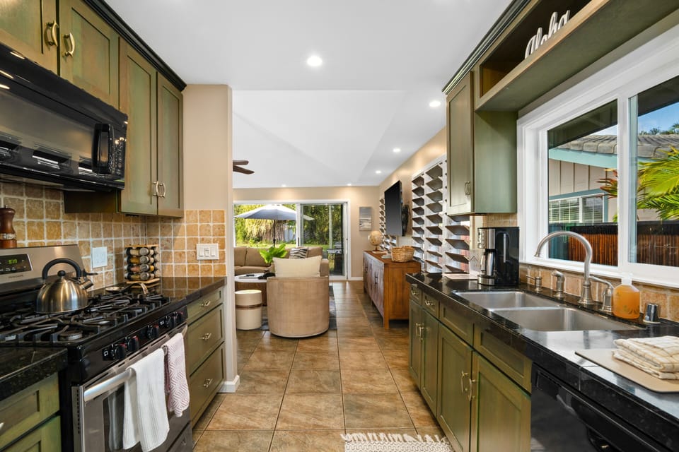 House, 3 Bedrooms | Private kitchen | Coffee/tea maker, fridge, oven, toaster