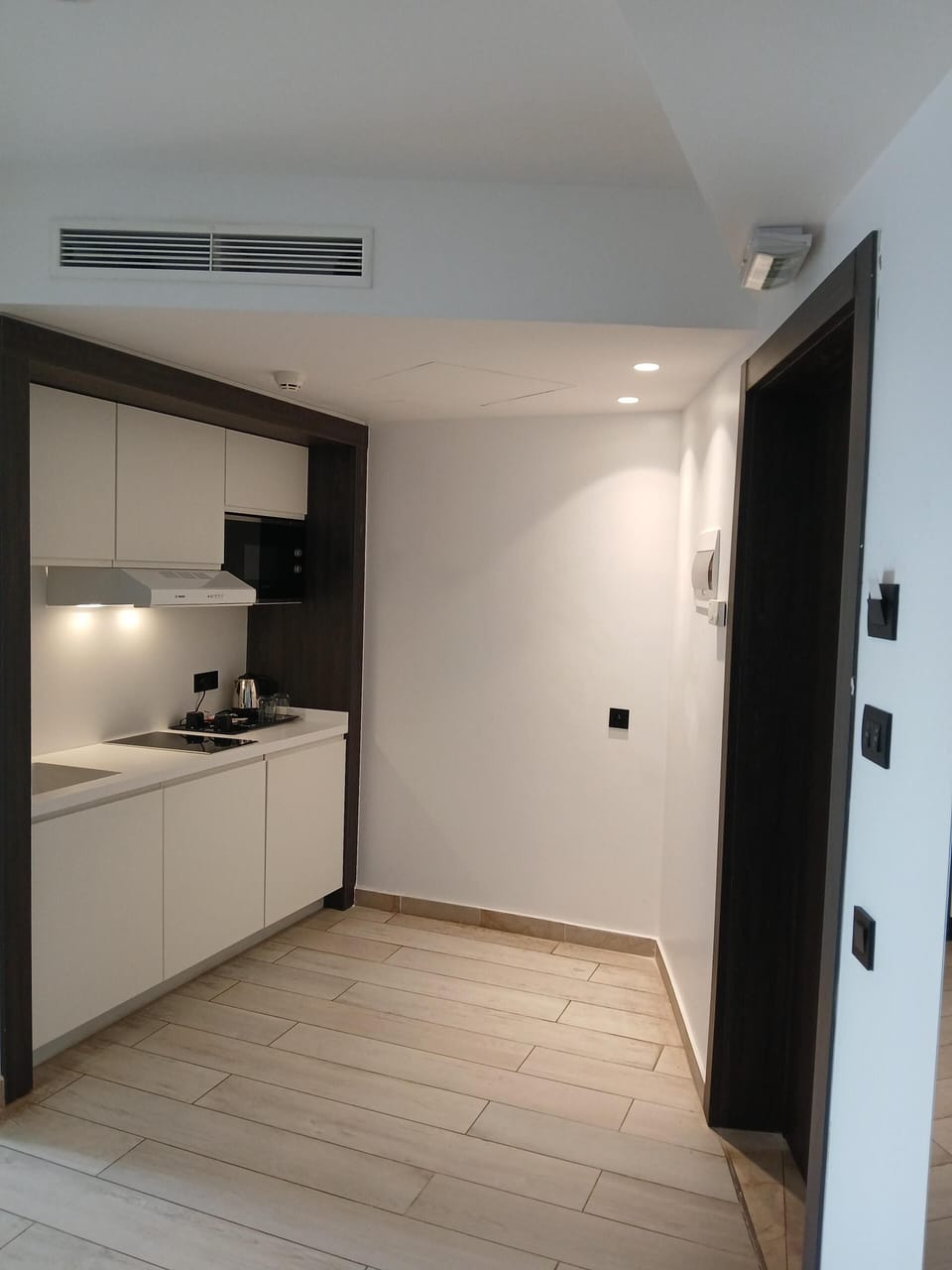 Standard Studio, Sea View | Minibar, in-room safe, blackout drapes, soundproofing