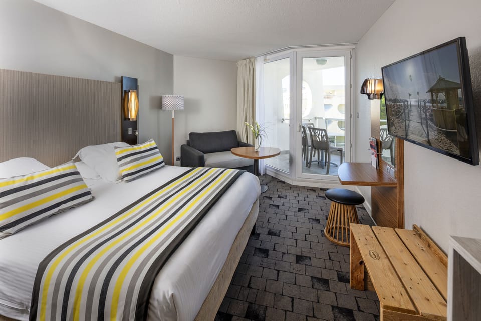 Premium bedding, minibar, in-room safe, desk