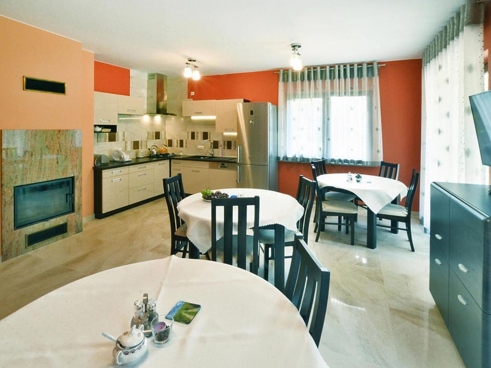 Villa | Dining