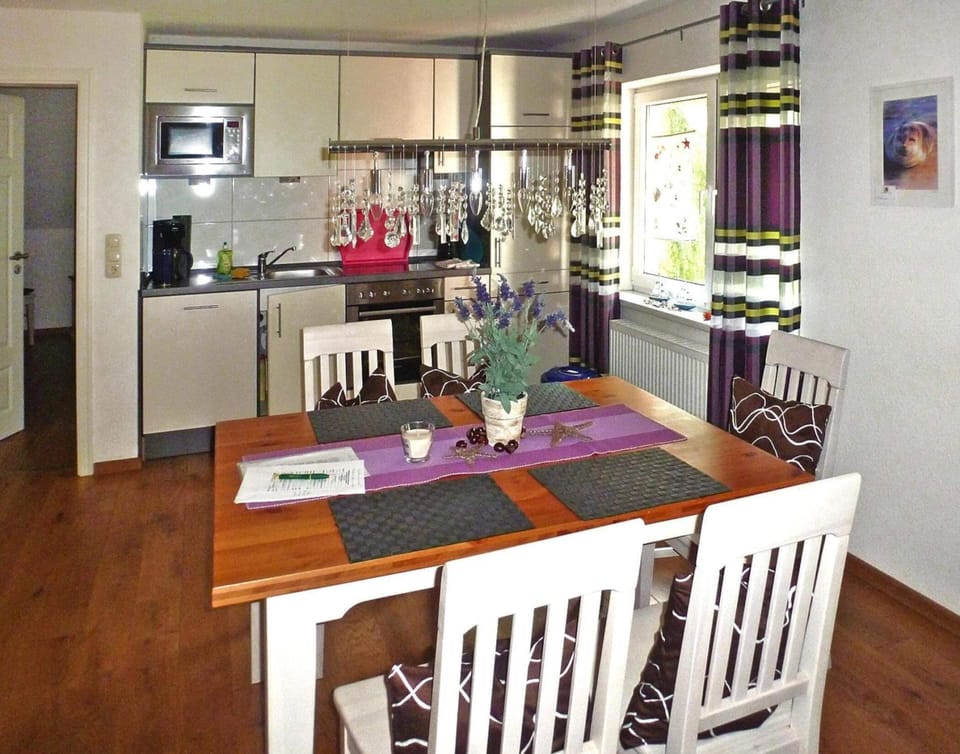 Apartment | Dining