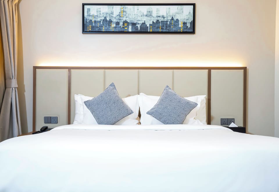 Studio - Disability Access | In-room safe, individually furnished, laptop workspace, blackout drapes