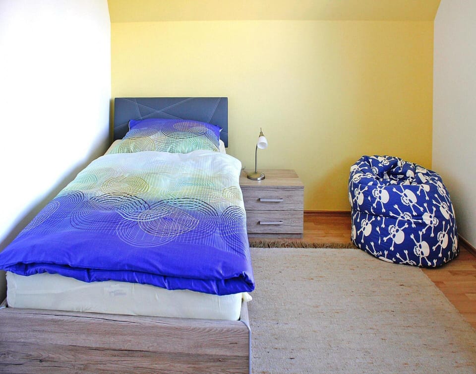 House | 2 bedrooms, individually furnished