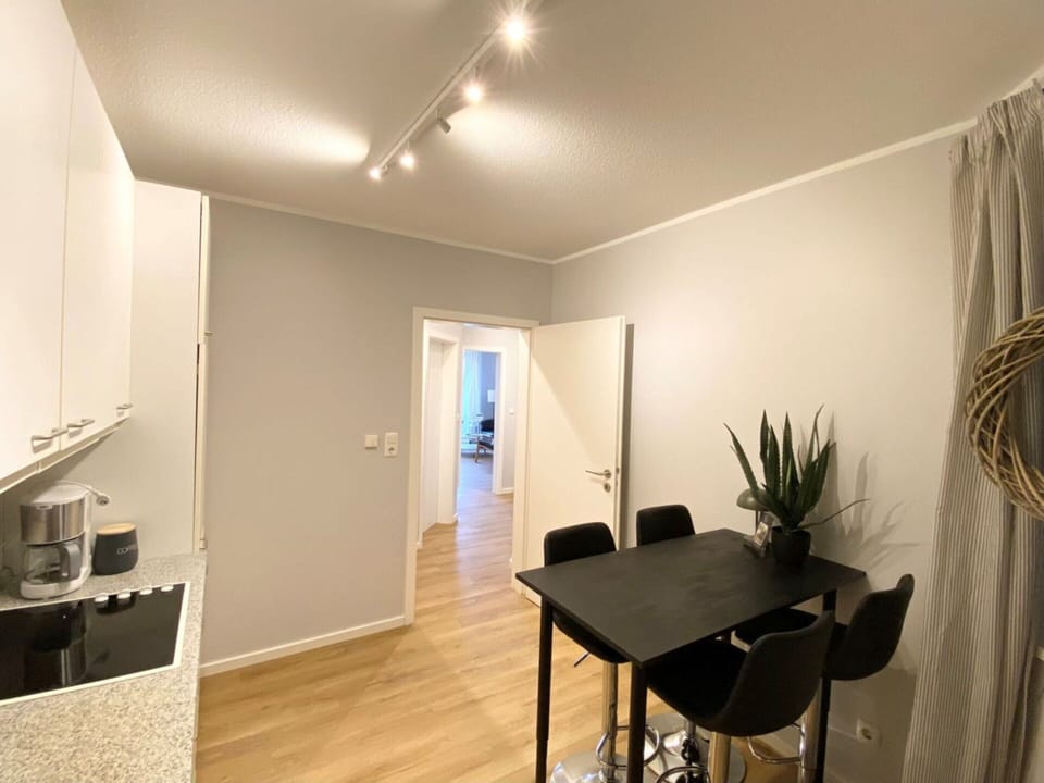 Apartment | Dining