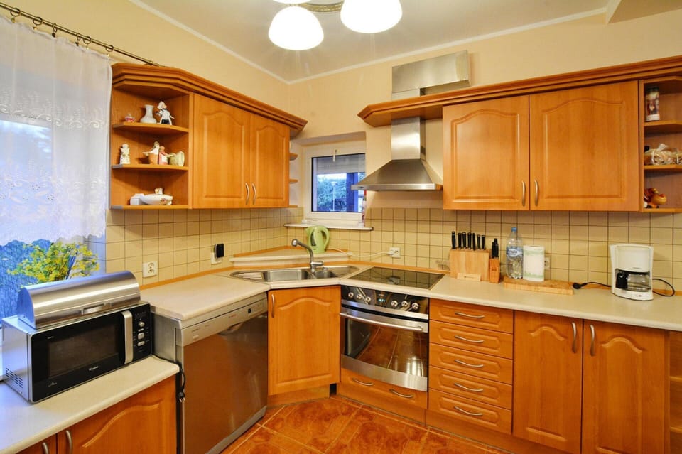 House | Private kitchen | Electric kettle, toaster, highchair