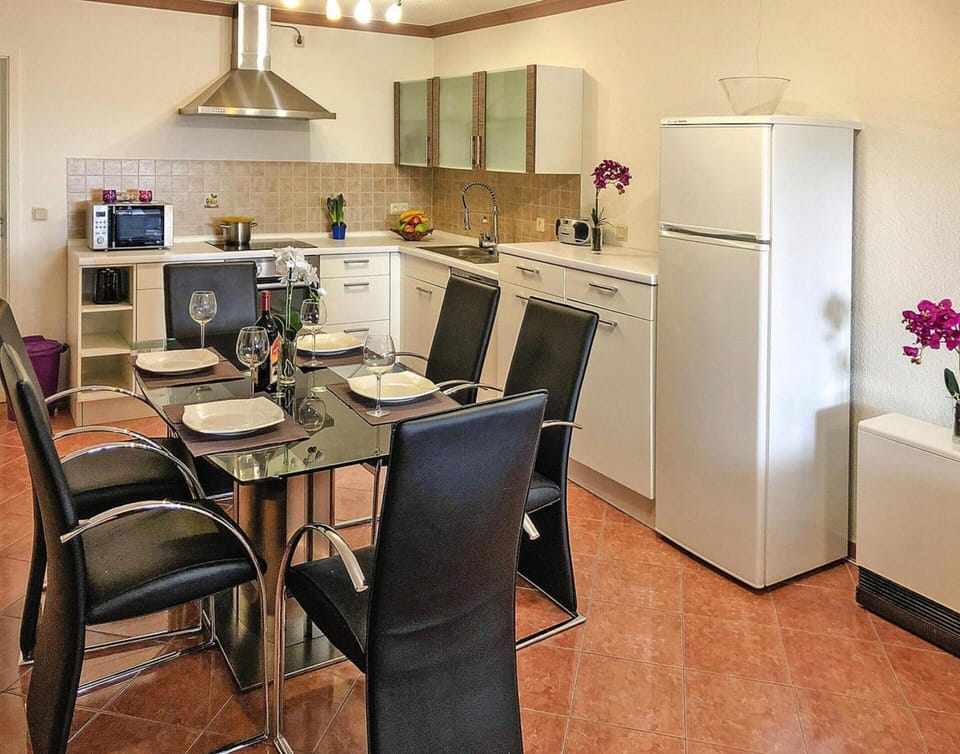 House | Dining