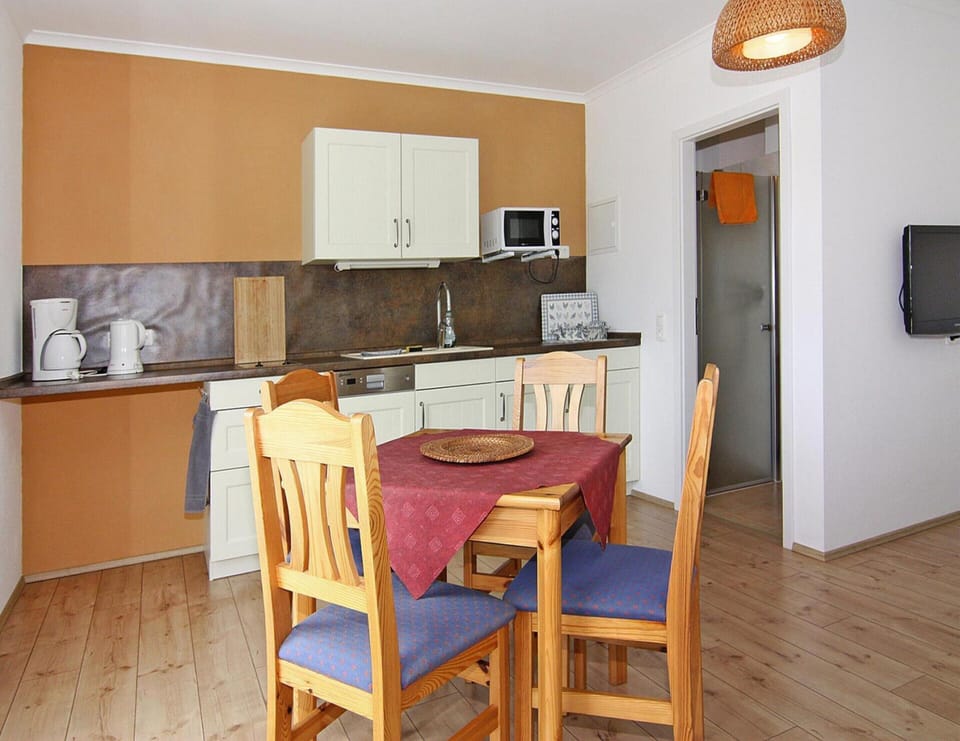 Apartment | Dining