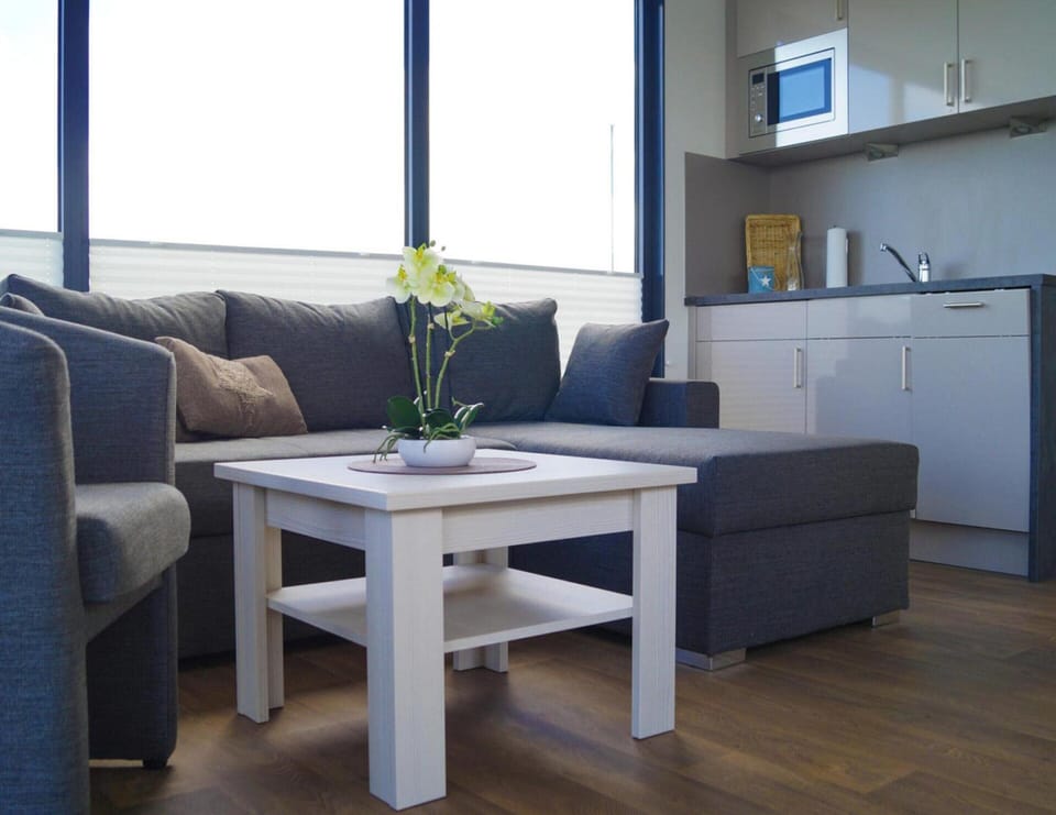 Mobile Home | Living room