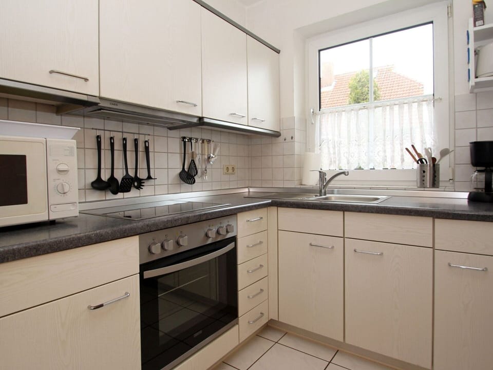 House | Private kitchen | Electric kettle, toaster, highchair
