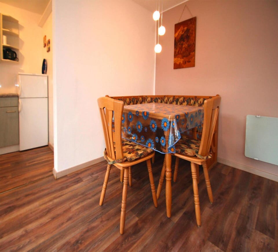 Bungalow | Dining