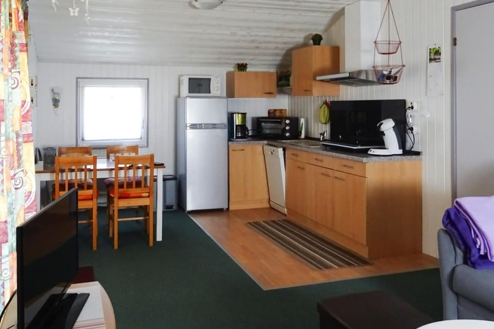 House | Private kitchen | Electric kettle, toaster, highchair