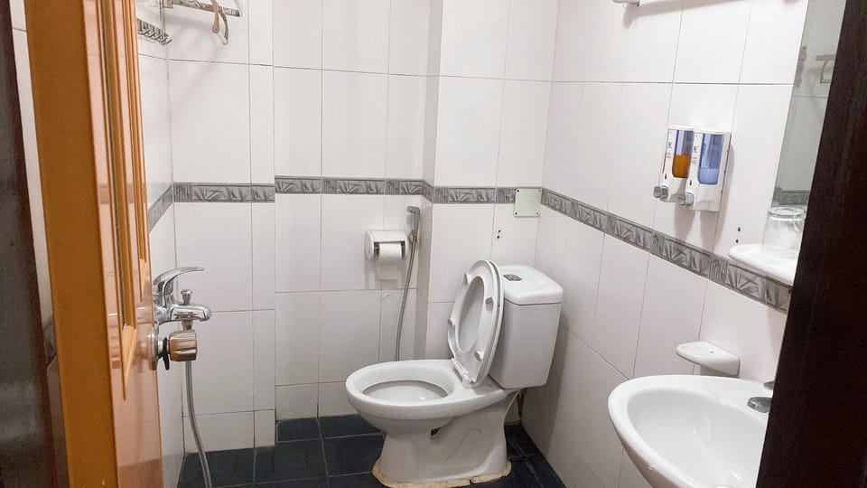Shower, towels, soap, shampoo