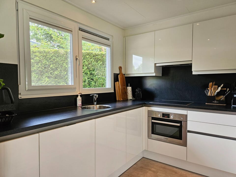 House | Private kitchen | Electric kettle, toaster