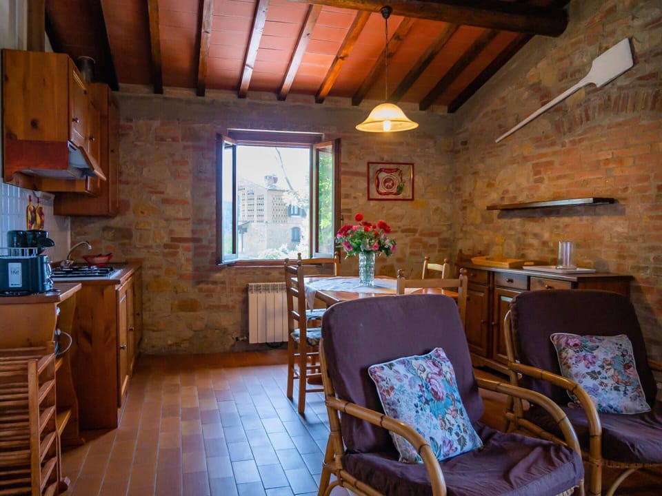 Apartment | Private kitchen | Stovetop, highchair
