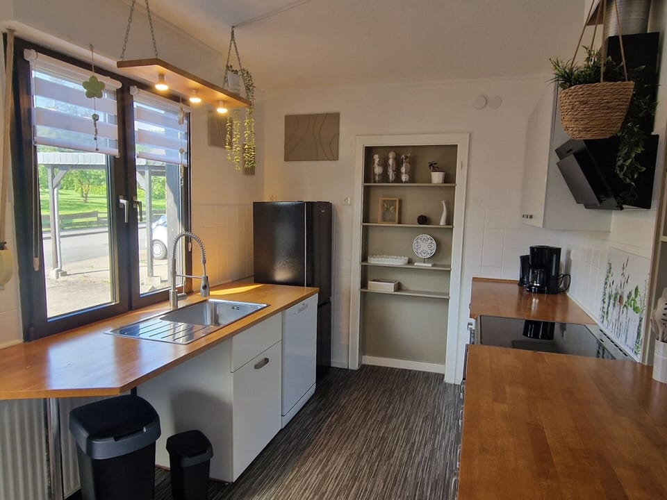 Apartment | Private kitchen | Electric kettle, toaster
