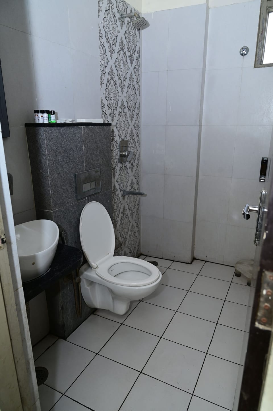 Deluxe Room | Bathroom