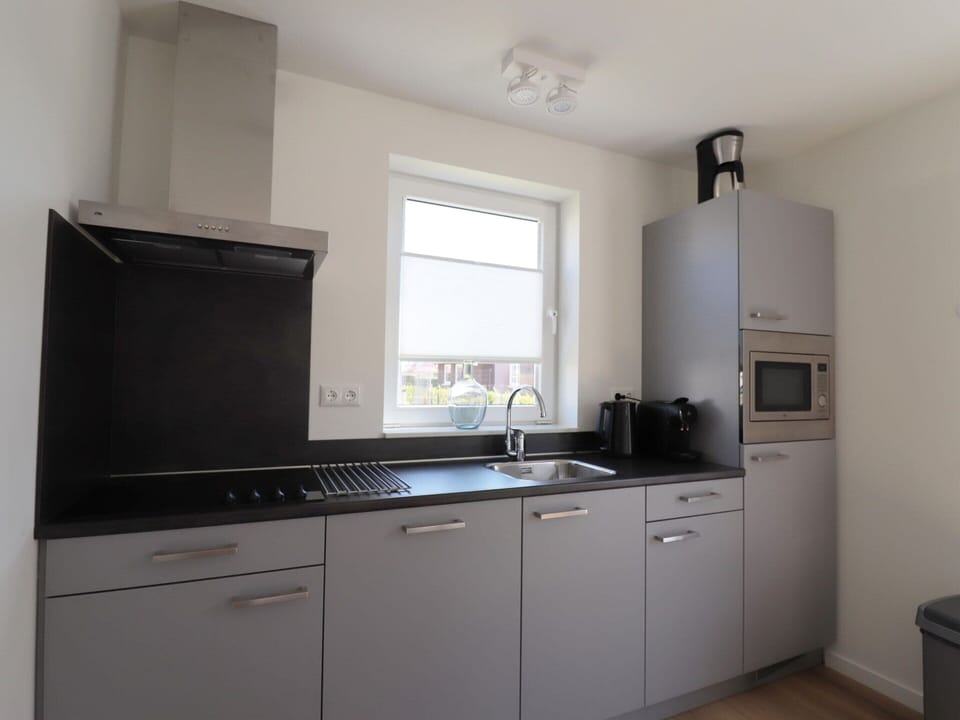 House | Private kitchen | Electric kettle, highchair