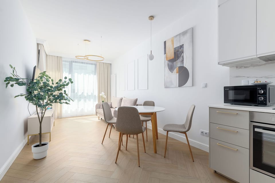 City Apartment, Balcony | Living room | 27-inch flat-screen TV with digital channels