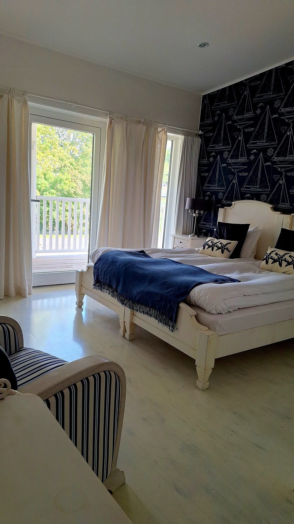 Classic Double Room, Garden View | Desk, laptop workspace, soundproofing, WiFi (free)