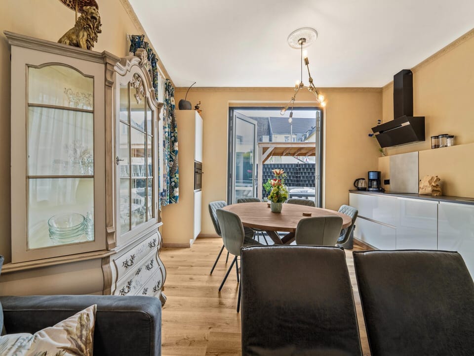 House | Dining