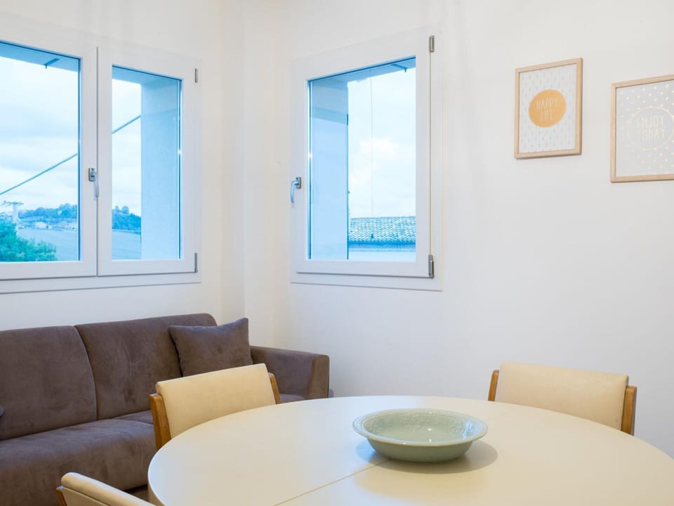 Apartment | Dining