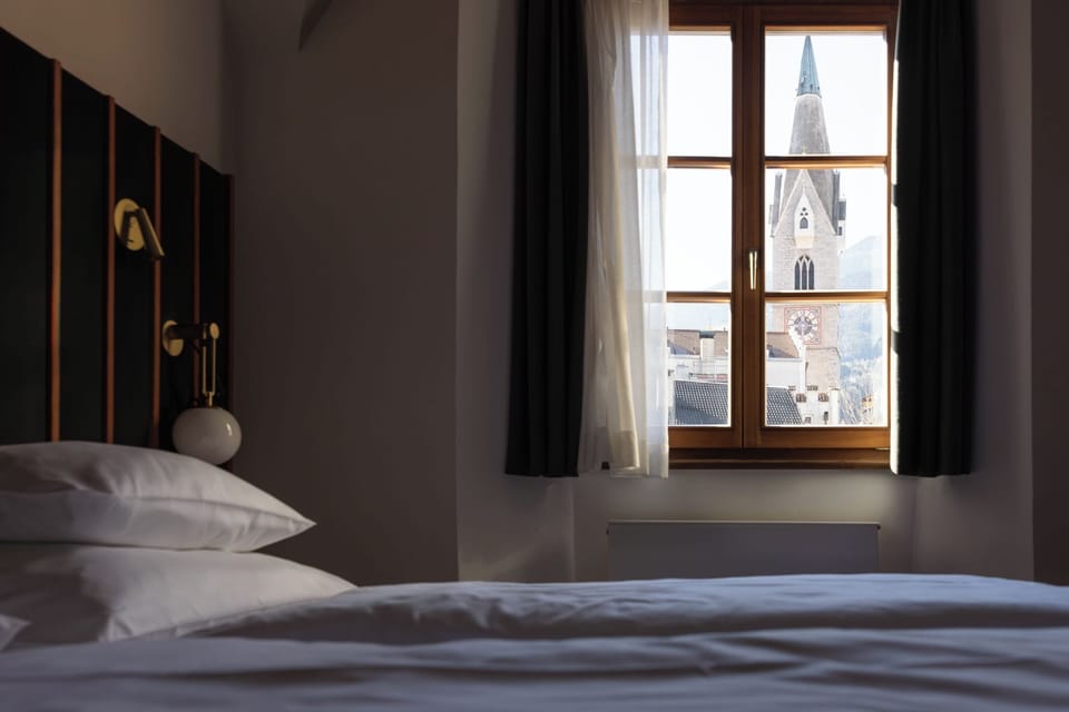 In-room safe, desk, laptop workspace, free WiFi