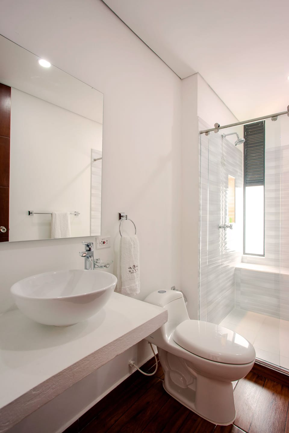 Quadruple Room | Bathroom | Shower, towels, soap, shampoo