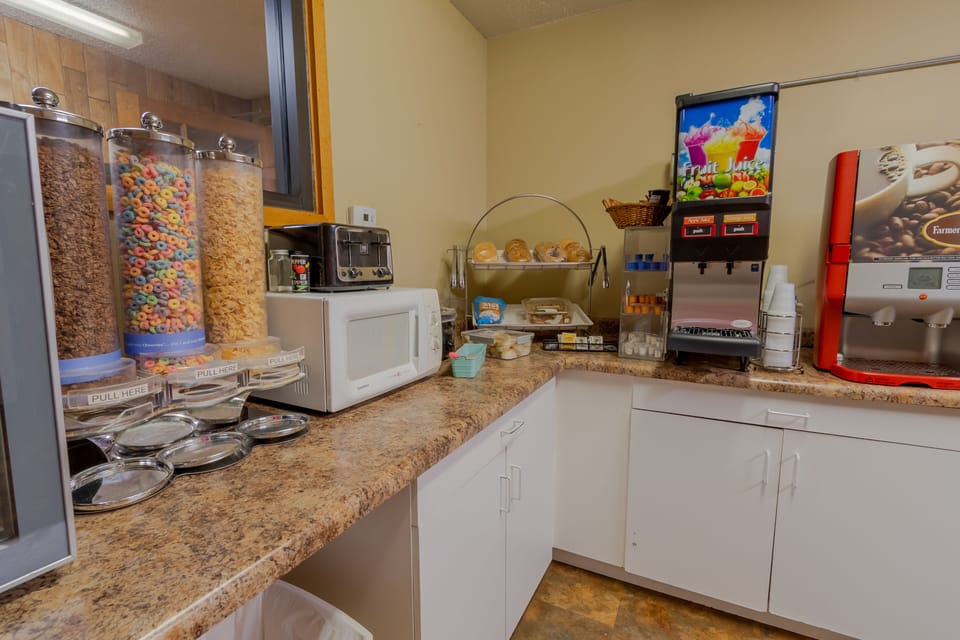 Free daily continental breakfast