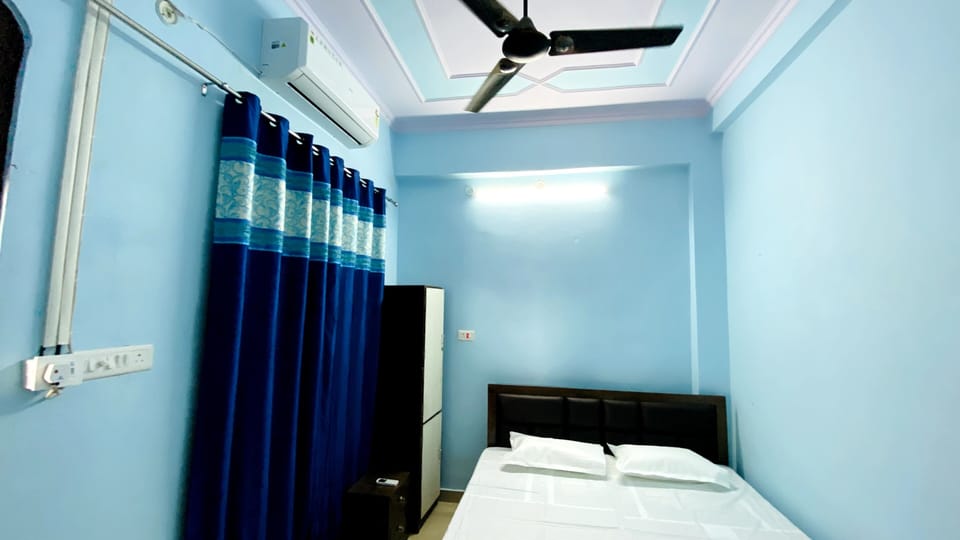 Deluxe Room | Desk, free WiFi