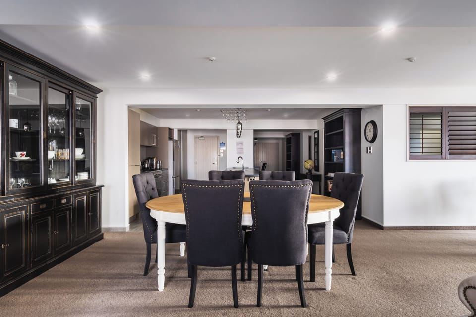 Deluxe Apartment, City View | Living area | 45-inch Smart TV with digital channels