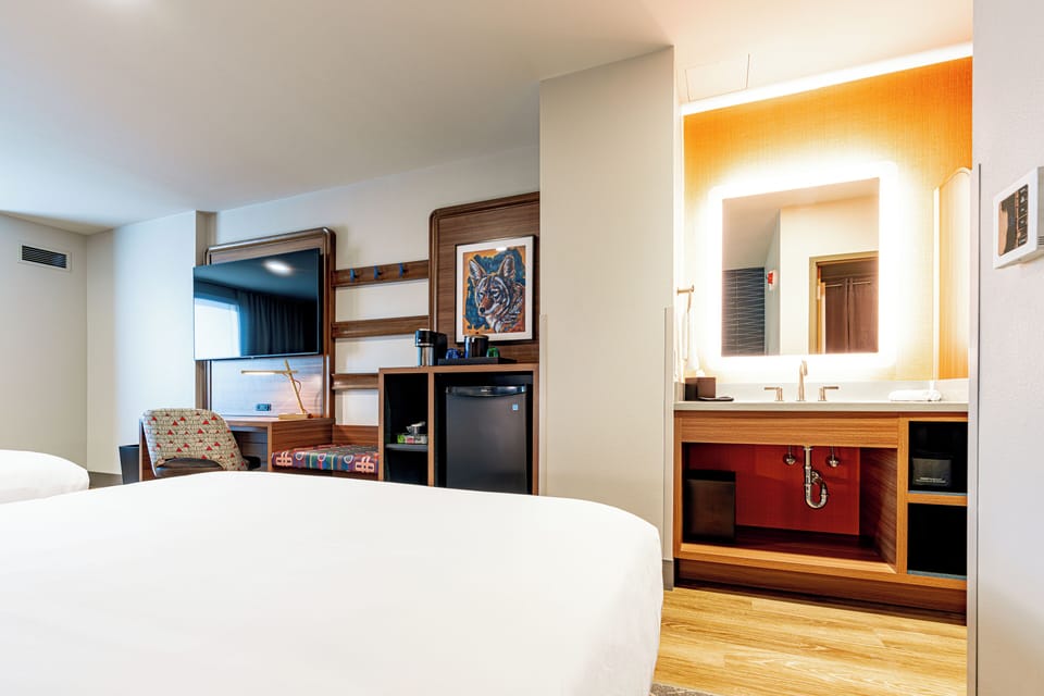 Premium bedding, in-room safe, desk, laptop workspace
