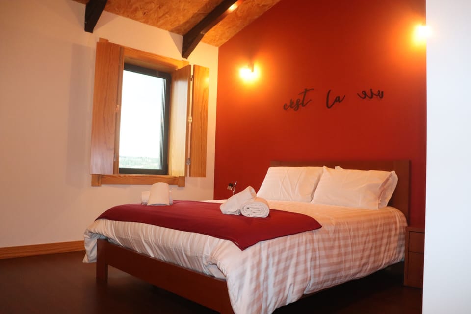 Comfort Double Room, Mountain View | Desk, laptop workspace, free cribs/infant beds, rollaway beds
